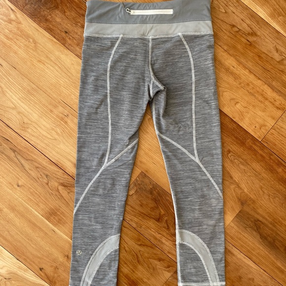 Lululemon 4 run Capri - Picture 2 of 3